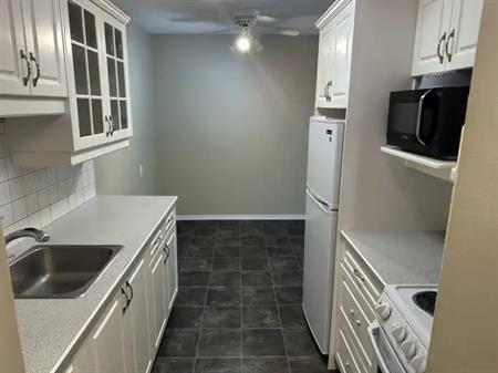 Plaza 2000 | 15105 121 Street Northwest, Edmonton