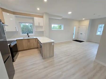 OCTOBER Rent FREE - 3 bed 2.5 Bath | 12436 88 Street, Edmonton