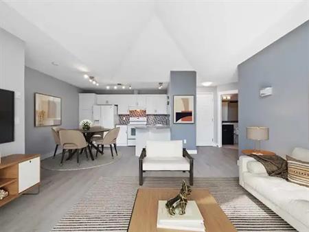 2 bed 2 bath with underground parking in sought after Signal Hill | 401 - 10 Sierra Morena Mews Southwest, Calgary