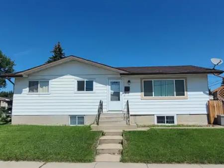 3 Bedroom 1 Bathroom Main Floor | 3120 16 Avenue Southeast, Calgary