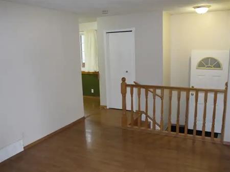 Mayland Main Floor - Utilities Included! | 1431-18a Street N.E., Calgary
