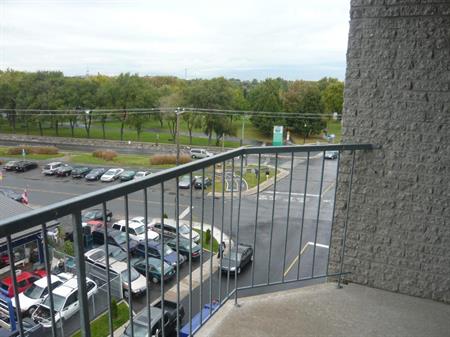 CONDO/apartement 4 ET DEMI A LACHINE