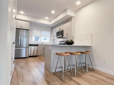 BRAND NEW 3 BED & 2.5 BATH MAIN FLOOR HOUSE | 412 32 Street Southwest, Edmonton