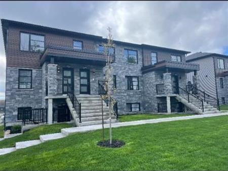 condo 5 1/2 à louer situé à farnham