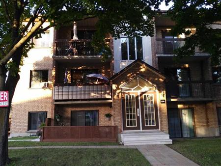 Grand appartement 4 1/2 à louer, Laval, Qc