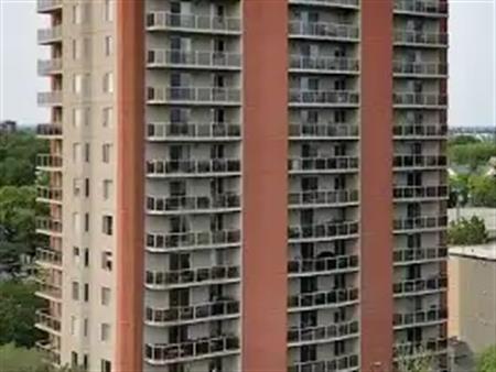 Amazing 2 Bed, 2 Bath Condo in University area with Best views in Edmonton | 1204 - 10649 Saskatchewan Dr NW, Edmonton