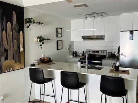 ✨ IMMANQUABLE 4 ½ moderne et lumineux Transfert de bail ! ✨