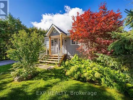 104 MAPLE AVENUE | 104 MAPLE AVENUE, Georgina