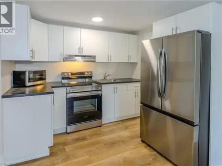 137 GARNER Avenue Unit# 1 | 137 GARNER Avenue Unit# 1, Welland