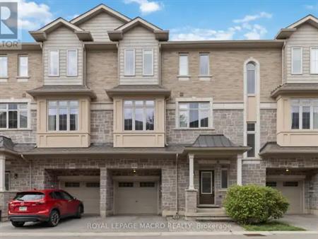 2010 DEERVIEW COMMON | 2010 DEERVIEW COMMON, Oakville