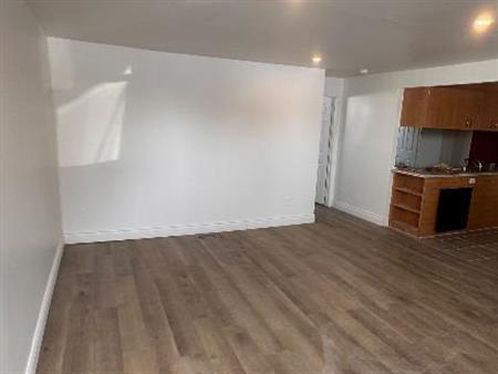 À louer dès maintenant – Grand 3 ½ entièrement rénové – 850 $/mois