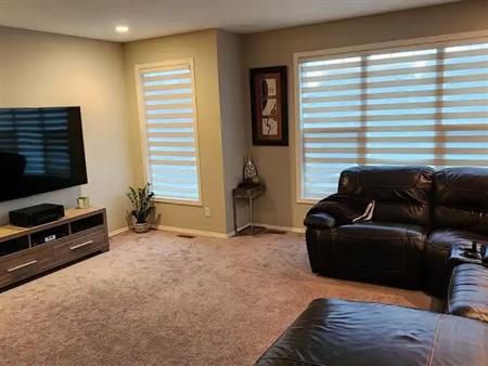 3 Bedroom Single Family home 2100 sq ft | Calgary