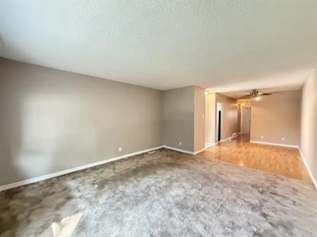12809 89 St Edmonton, AB | 12809 89 Street Northwest, Edmonton