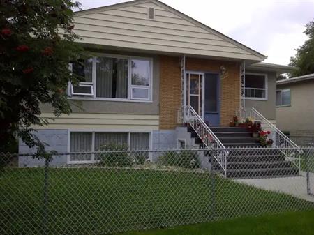 Excellent Location-Central-Kingsway-Easy Access to Great Amenities Awaits! | 10742-106 ST., Edmonton