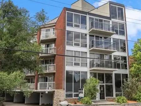 1160 Merivale Road #202: Bachelor Apartment (Carlington, Ottawa) | 1160 Merivale Road, Ottawa