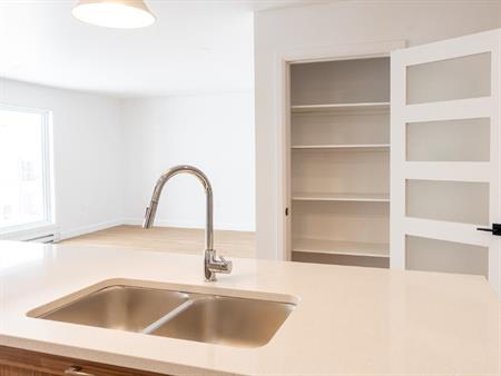 ✨ 4 ½ style condo haut de gamme – Warwick – Disponible maintenant ✨