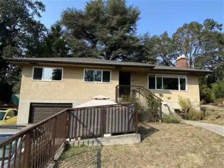Recently renovated 3 bedroom home available for rent | 1286 Filmer Road, Victoria