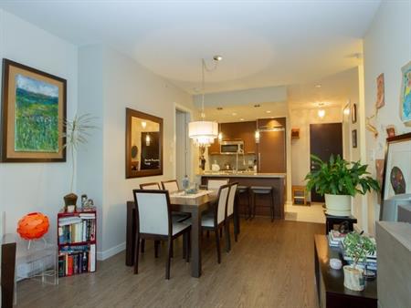 D128 - Amazing 2 bedroom in Kits! | 2528 Maple Street, Vancouver
