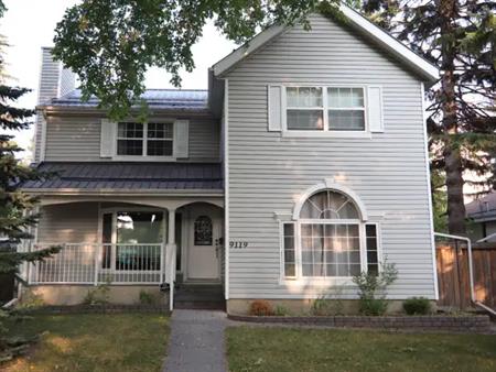 Renovated 6-Bed, 4-Bath Home in Prestigious Windsor Park/ UofA | 9119 117 Street Northwest, Edmonton