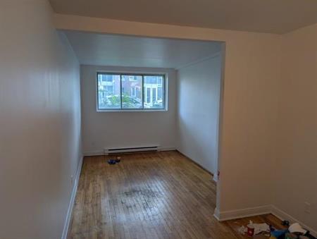 3 1/2 libre immédiatement montréal