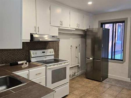 TRES GRAND 41/2 DANS LE HAUT DE COTE DES NEIGES