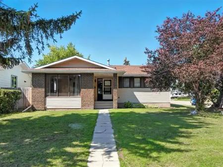 Lovely 4 Bedroom House Available in Highland Green! | 64 Halladay Avenue, Red Deer