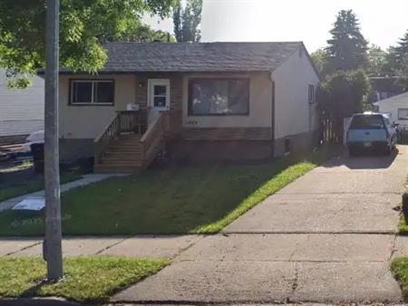 Spacious 3 Bedroom | 2 Bathroom Basement Unit– Renovated & Pet Friendly | SF292 | 11935 46 Street Northwest, Edmonton