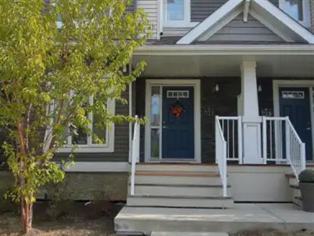 Cozy townhouse in a quiet neighborhood in Langdale, Windermere | 721 177 Street Southwest, Edmonton