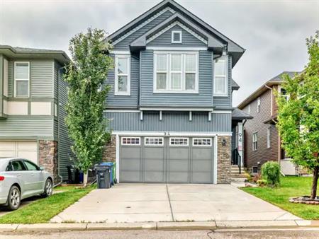 Warm and Welcoming: Affordable Home with Upscale Touches | 94 Evansfield Rise Northwest, Calgary