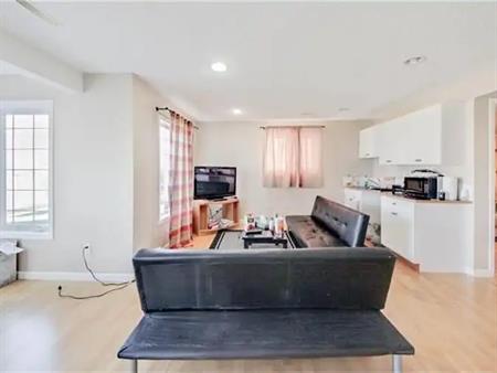 Cozy 1 bedroom walkout basement for rent | Calgary