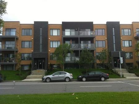 2 CH - 1 SDB - Longueuil - $1,425 /mo
