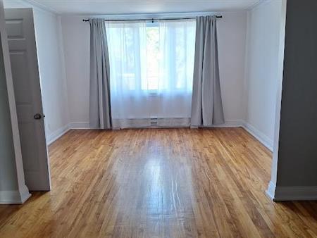 5 1/2 situé à Parc extension