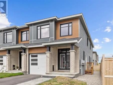 B - 908 CLARKIA STREET | B - 908 CLARKIA STREET, Ottawa
