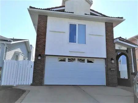 50% off FIRST MONTH! HUGE 2 bed main floor UTILITIES INCLUDED! | 12419 55 Street Northwest, Edmonton