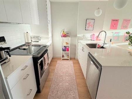 Brossard | 8405 Place St Charles | Projet récent | 9me étage | Tous les services inclus
