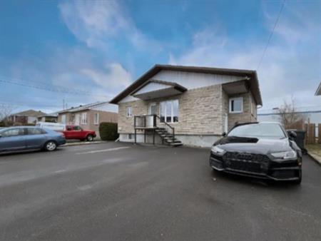 Spacieuse maison 3 chambres à louer – 6050 rue Auclair - Emplacement de choix à Brossard!