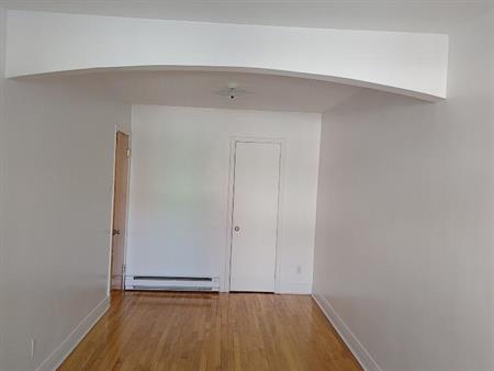 📍 À louer – 3 ½ à Rosemont 2e etages