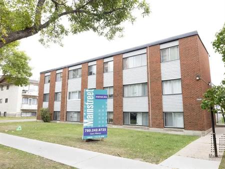 Gary Manor | 10625 113 Street NW, Edmonton