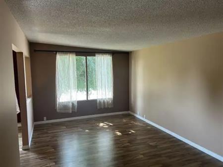 Quiet 2 bed room main floor in canyon meadows | 11722 Canfield Road Southwest, Calgary