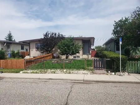 3 Bedroom Main Floor in Bowness NW | 67 St NW, Calgary