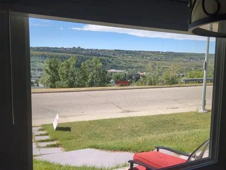 Beautiful Home w/ Unobstructed City Views!! (Fully updated Top to Bottom) | 2804 Montalban Crescent Northwest, Calgary