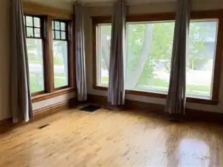 Large 2 bedroom for rent in great area. Utilities Included. | 644 Gertrude Avenue, Winnipeg