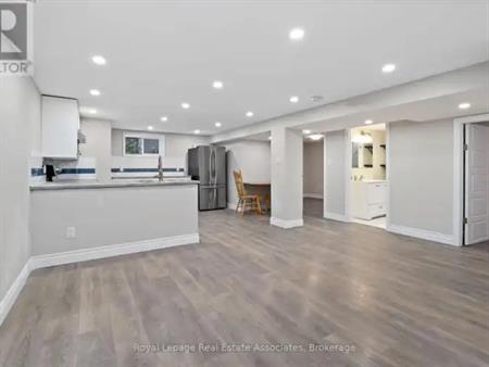 22 BYRON STREET | 22 BYRON STREET, Halton Hills