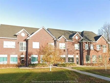 111 SANDWICH STREET South Unit# 103 | 111 SANDWICH STREET South Unit# 103, Amherstburg