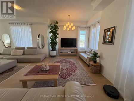 18 JOHN GREENE LANE | 18 JOHN GREENE LANE, Richmond Hill