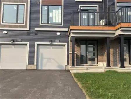 203 VISIONARY LANE | 203 VISIONARY LANE, Ottawa