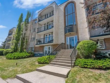 Casa Loma | 2317 17B Street Southwest, Calgary