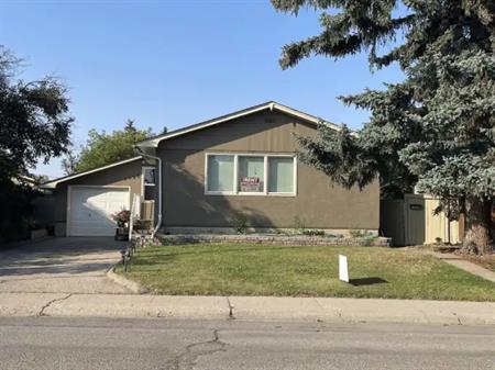 BEAUTIFUL THREE-BEDROOM MAIN FLOOR SUITE in HAYSBORO | Calgary