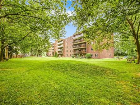 Heritage Place Apartments | 5552 Heritage Drive, Niagara Falls