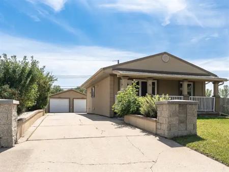 5 Bedrms, 2 Full Bathrms ,DBL BIG Car Garage. Extra Rec room, Lots extra parking | 16431 97 Avenue Northwest, Edmonton